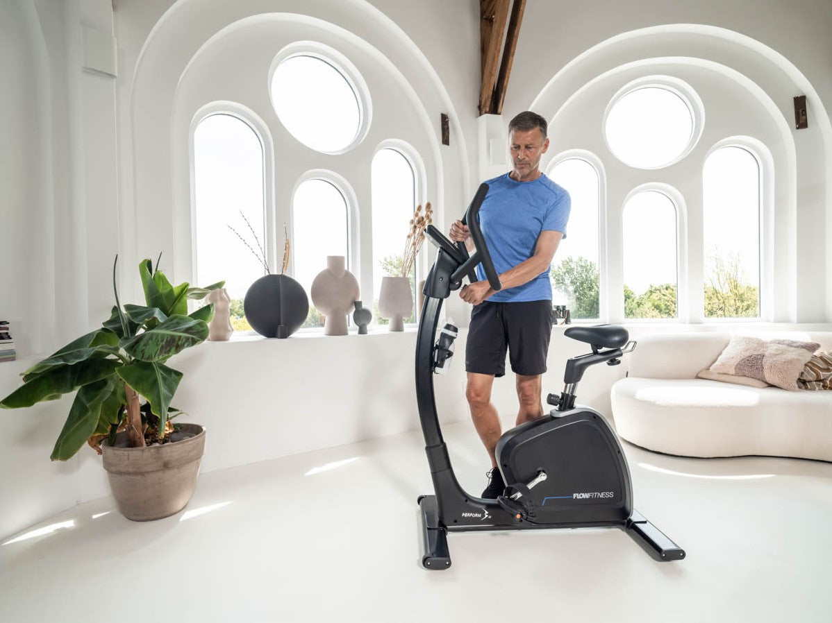 Bicicleta de exercitii Flow Fitness Perform B2i cu sistem de rezistenta prin inductie