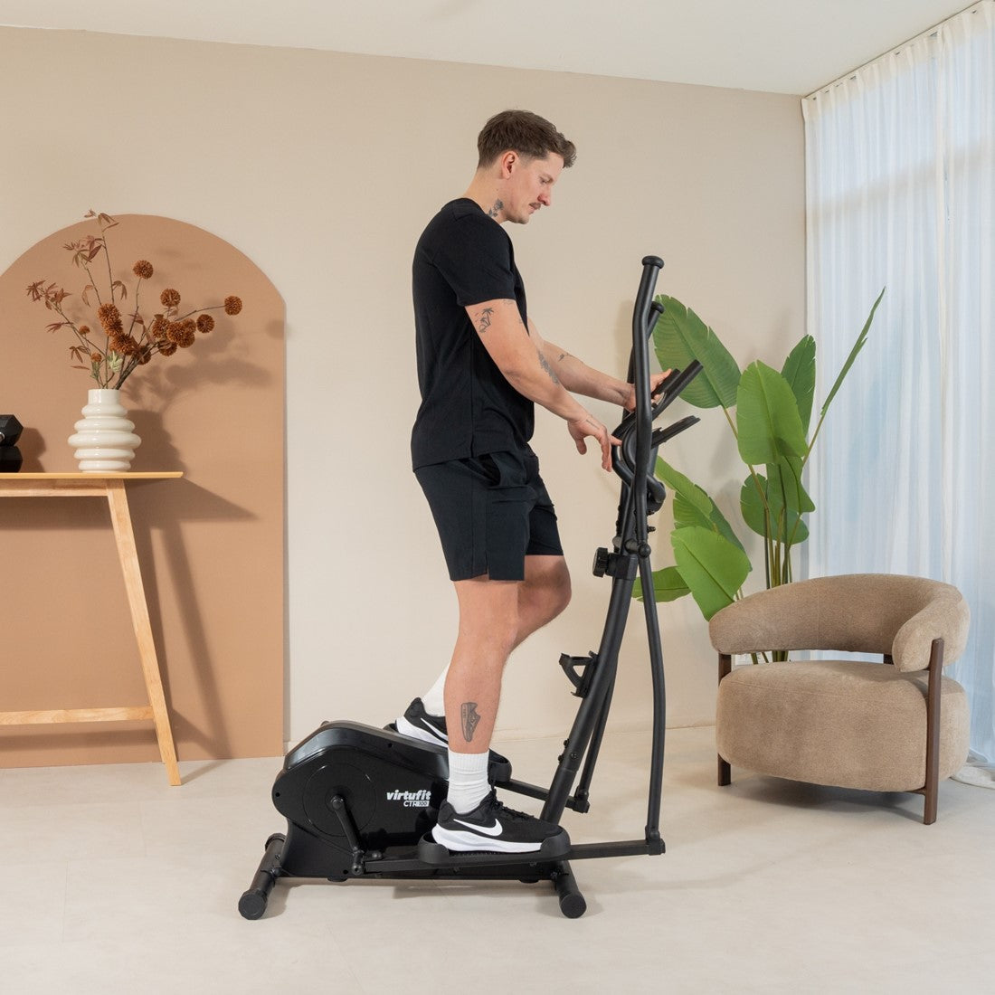 RESIGILAT- Bicicleta eliptica VirtuFit CTR100 (model 2026) cu rezistenta magnetica