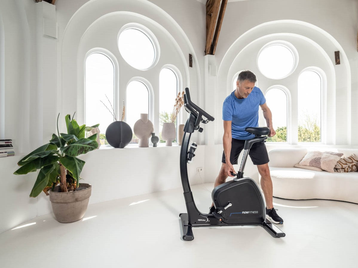 Bicicleta de exercitii Flow Fitness Perform B2i cu sistem de rezistenta prin inductie
