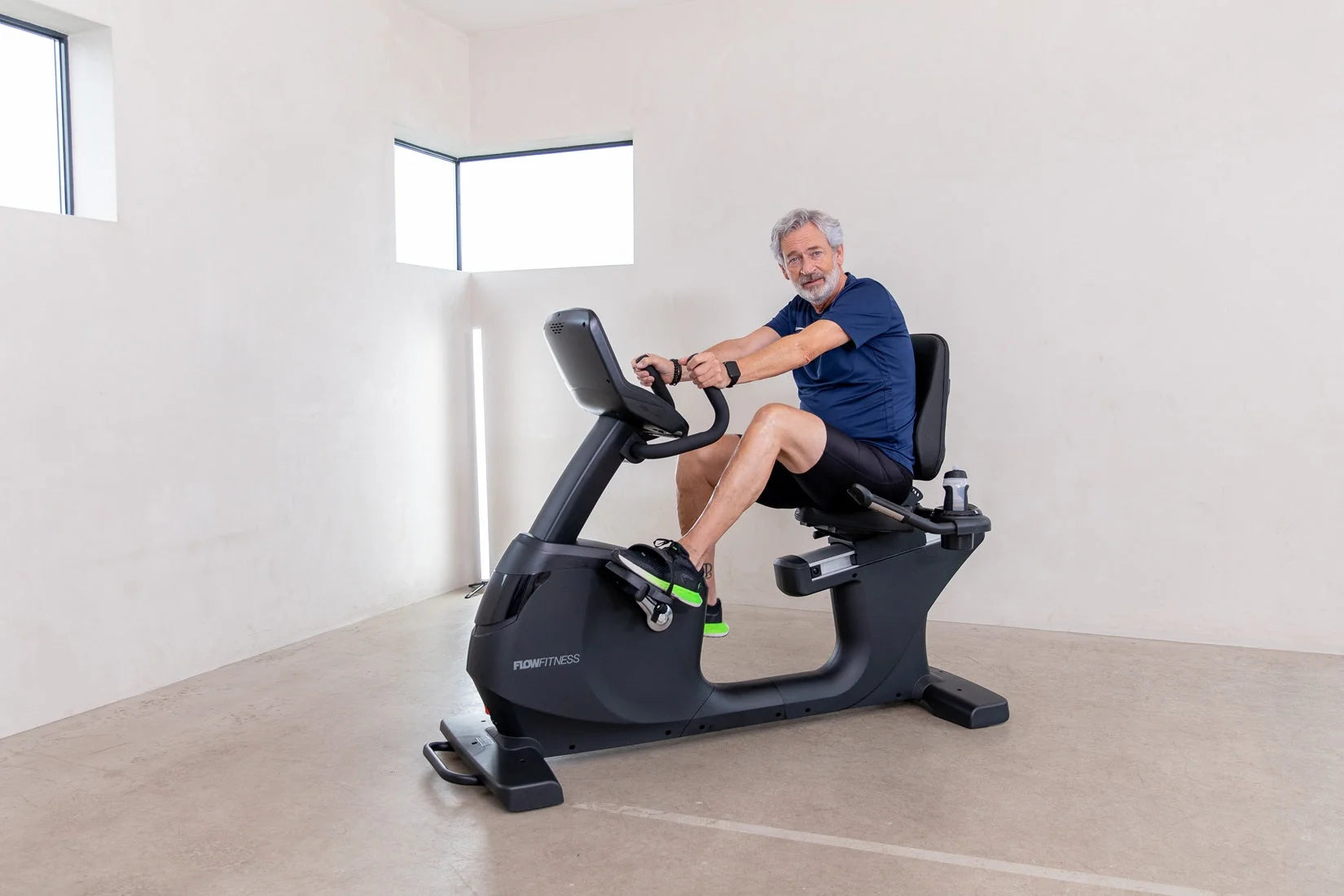 Bicicleta fitness Flow Pro RB5i Recumbent